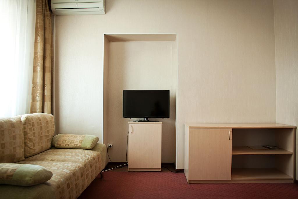 Hotel Aist Ekaterinburg Oda fotoğraf